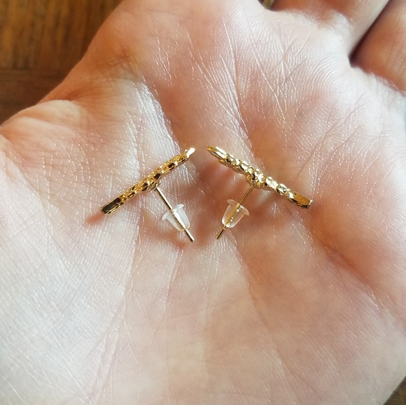 NWOT Gold Feather / Firn Studs - Picture 7 of 7